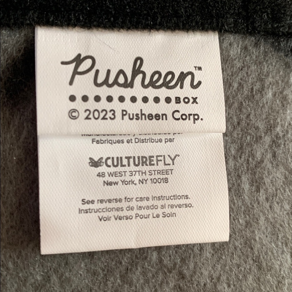 Pusheen Box Halloween Throw Blanket - Picture 4 of 8